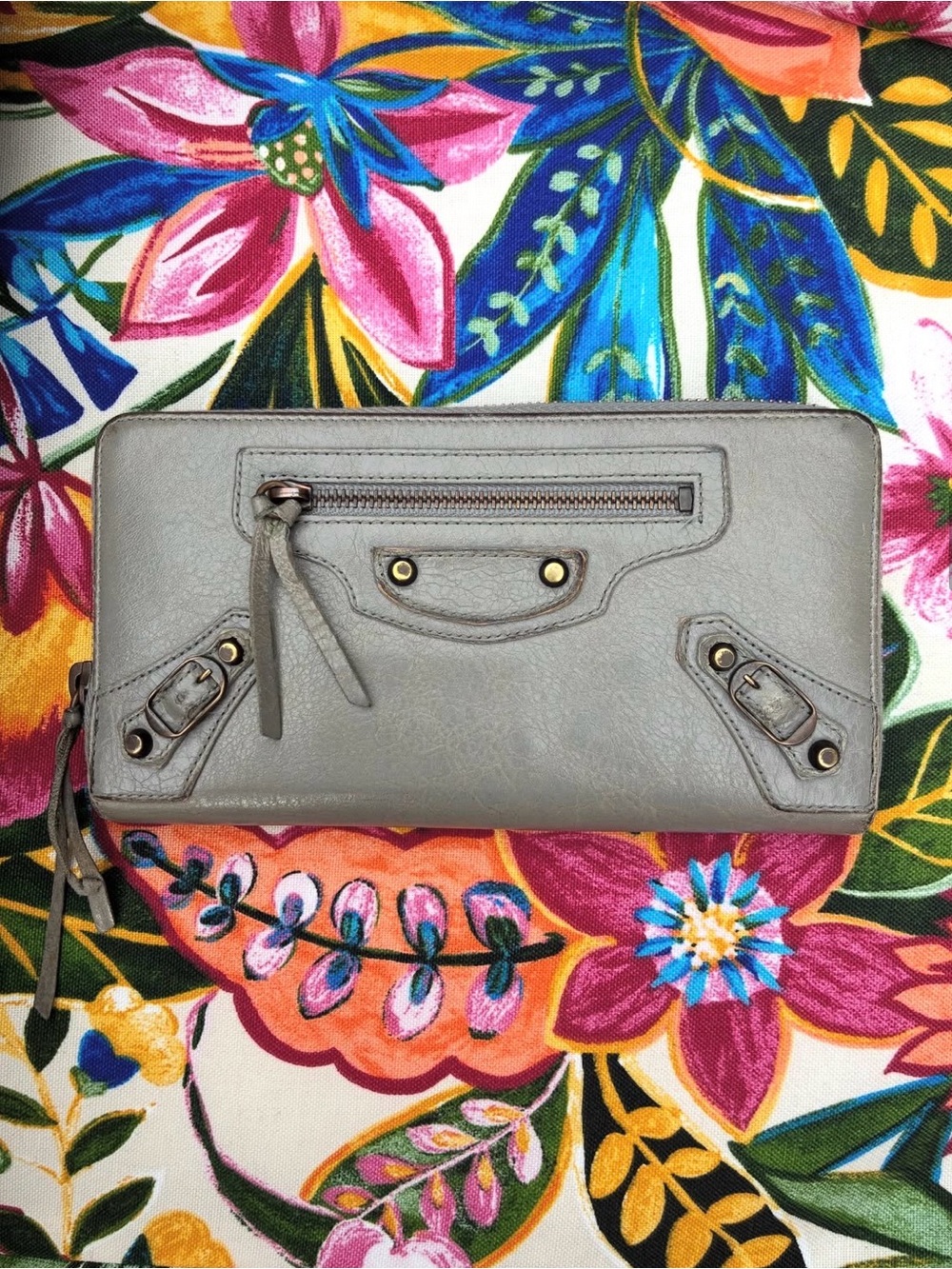 Balenciaga Classic Leather Continental Long Wallet gray